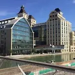 Number 10 * Pantin