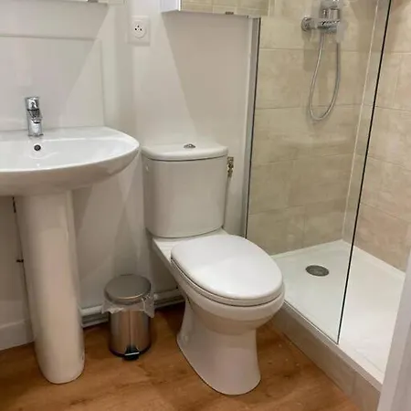 Number 10 Apartment *