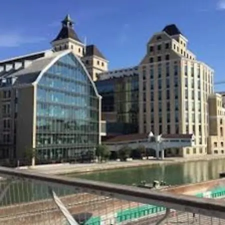 Number 10 * Pantin