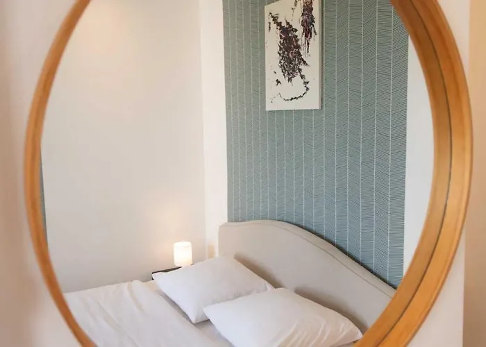 Number 10 Apartment *